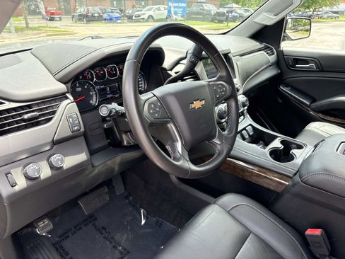 Used 2018 Chevrolet Suburban LT AWD/4WD image 19