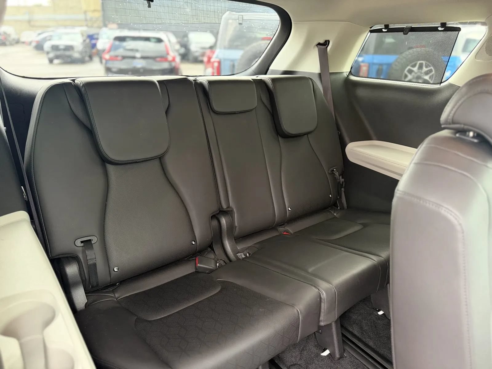 Used 2024 Kia Carnival EX FWD image 18