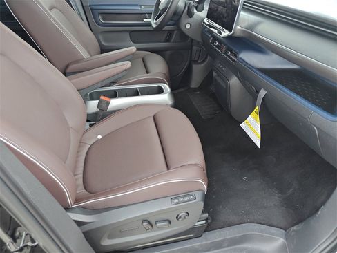 New 2025 Volkswagen ID. Buzz Pro S image 25