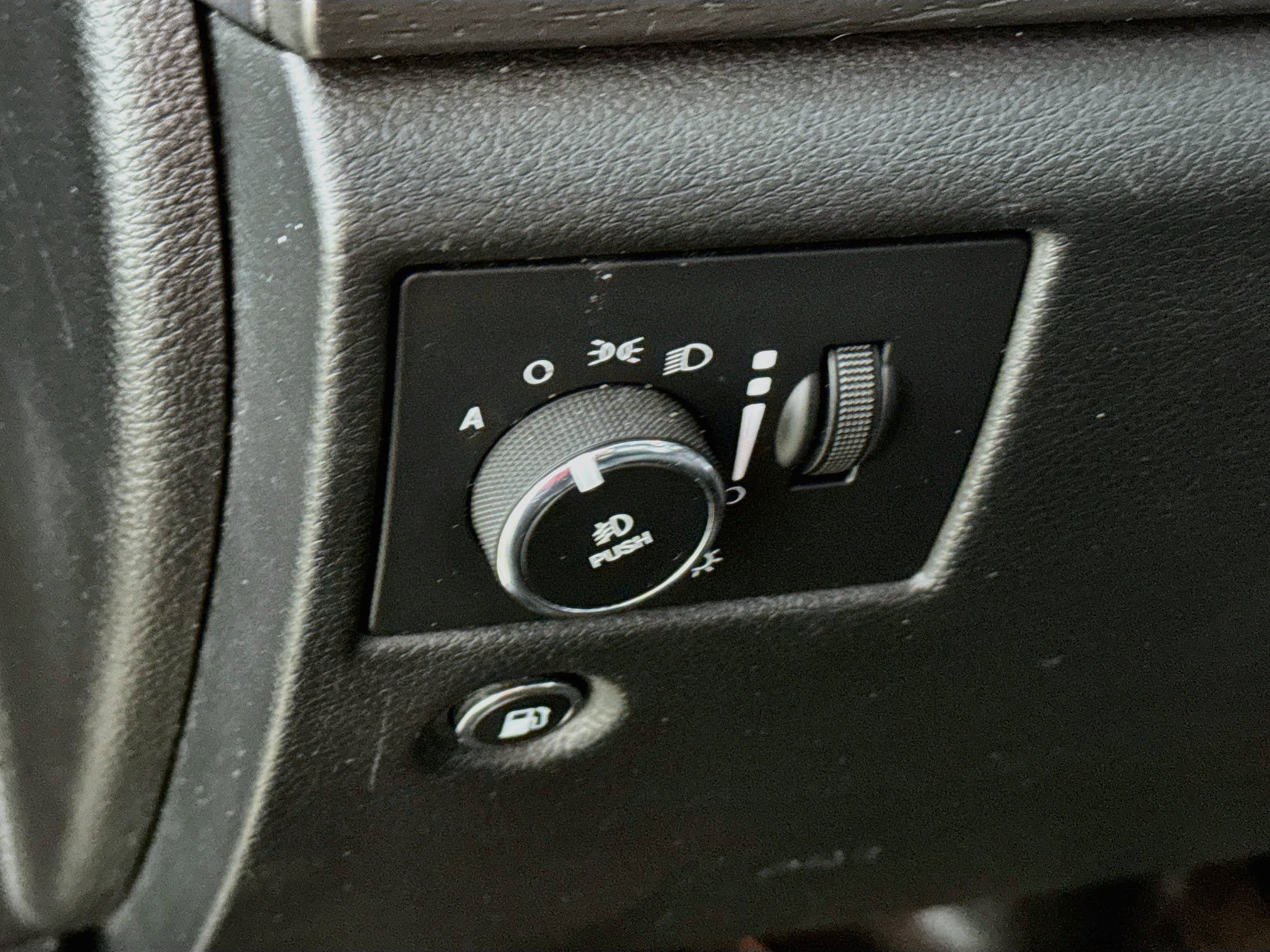 Used 2017 Jeep Grand Cherokee Altitude AWD/4WD image 14