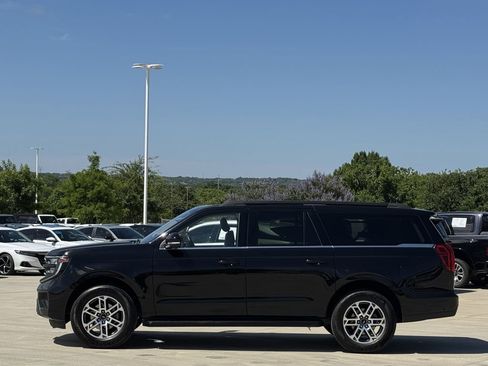 Used 2025 Ford Expedition Max Active RWD image 3