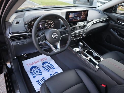 New 2025 Nissan Altima 2.5 SR w/ SR Premium Package image 19