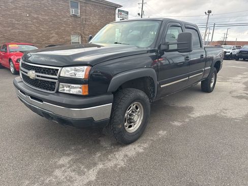 Used 2006 Chevrolet Silverado 1500 LT image 2