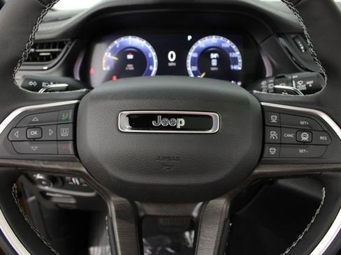 New 2026 Jeep Grand Cherokee L Limited w/ Luxury Tech Group II AWD/4WD image 14