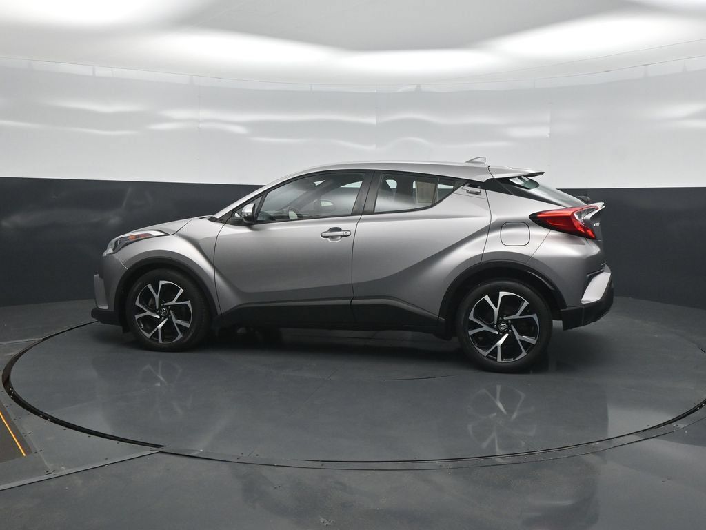 Certified 2018 Toyota C-HR XLE FWD image 4