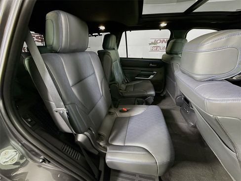 Certified 2024 Toyota Sequoia Platinum image 32