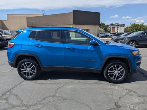 Used 2018 Jeep Compass Latitude w/ Popular Equipment Group AWD/4WD image 2
