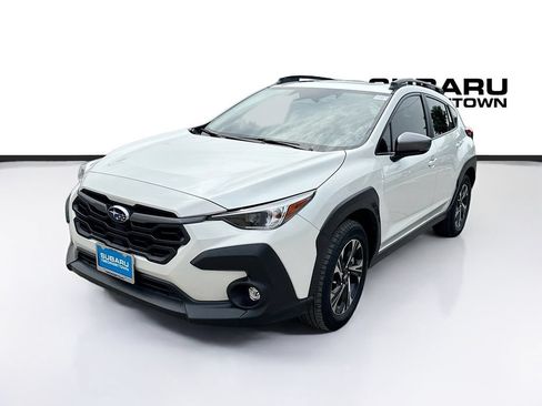 Used 2024 Subaru Crosstrek 2.0i Premium AWD/4WD image 3