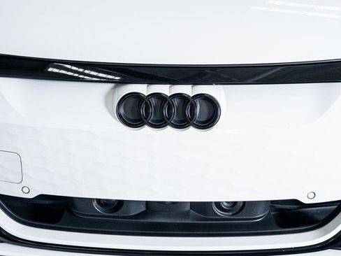 Used 2024 Audi e-tron GT Prestige image 16