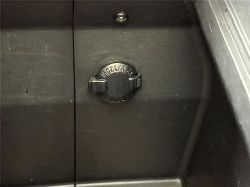 Certified 2024 Toyota Highlander XLE image 37