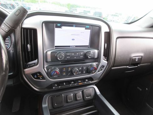 Used 2018 GMC Sierra 1500 SLT AWD/4WD image 31