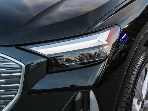 Used 2023 Audi Q4 e-tron Premium Plus image 7