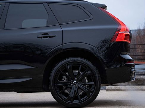 Certified 2024 Volvo XC60 T8 Ultimate w/ Climate Package image 4