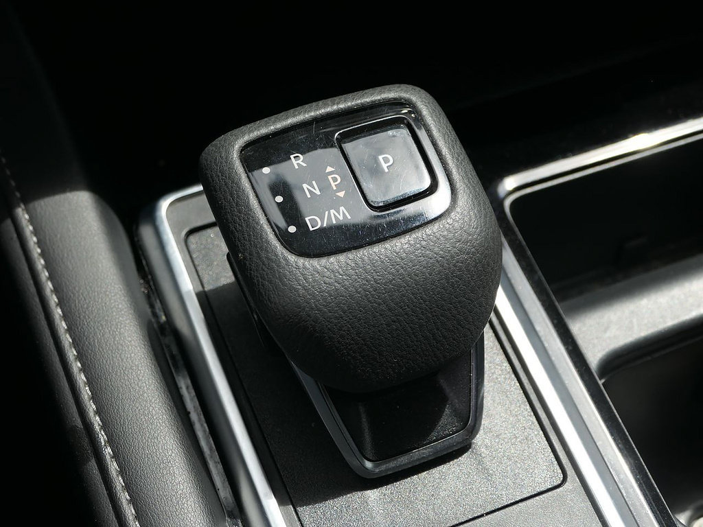 Used 2025 Nissan Pathfinder SV FWD image 35