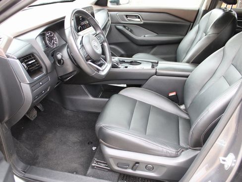 Used 2021 Nissan Rogue SL w/ Premium Package image 16