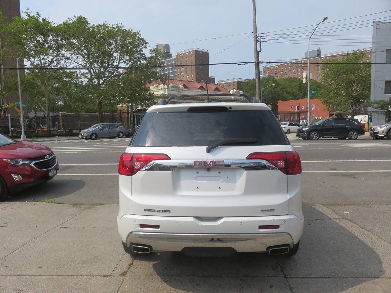 Used 2019 GMC Acadia Denali w/ Technology Package AWD/4WD image 8