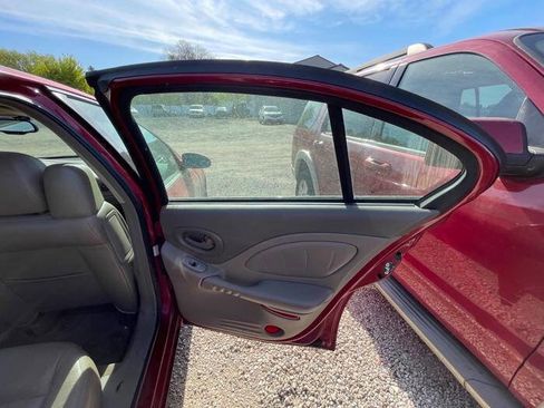 Used 2004 Pontiac Bonneville SLE w/ Premier Edition FWD image 28