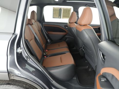 Used 2025 Subaru Forester Touring image 17