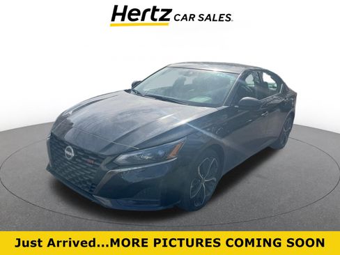 Used 2025 Nissan Altima 2.5 SV image 1