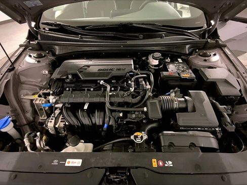 Used 2025 Hyundai Elantra SEL FWD image 10