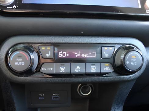 Used 2024 Nissan Kicks SR w/ SR Premium Package image 12