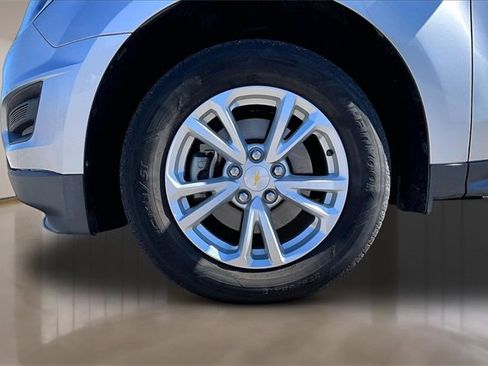 Used 2017 Chevrolet Equinox LS image 27