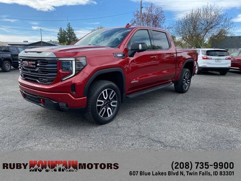 Used 2022 GMC Sierra 1500 AT4 w/ AT4 Premium Package AWD/4WD image 3