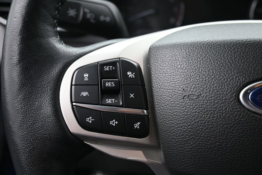 Used 2023 Ford Explorer Limited AWD/4WD image 26