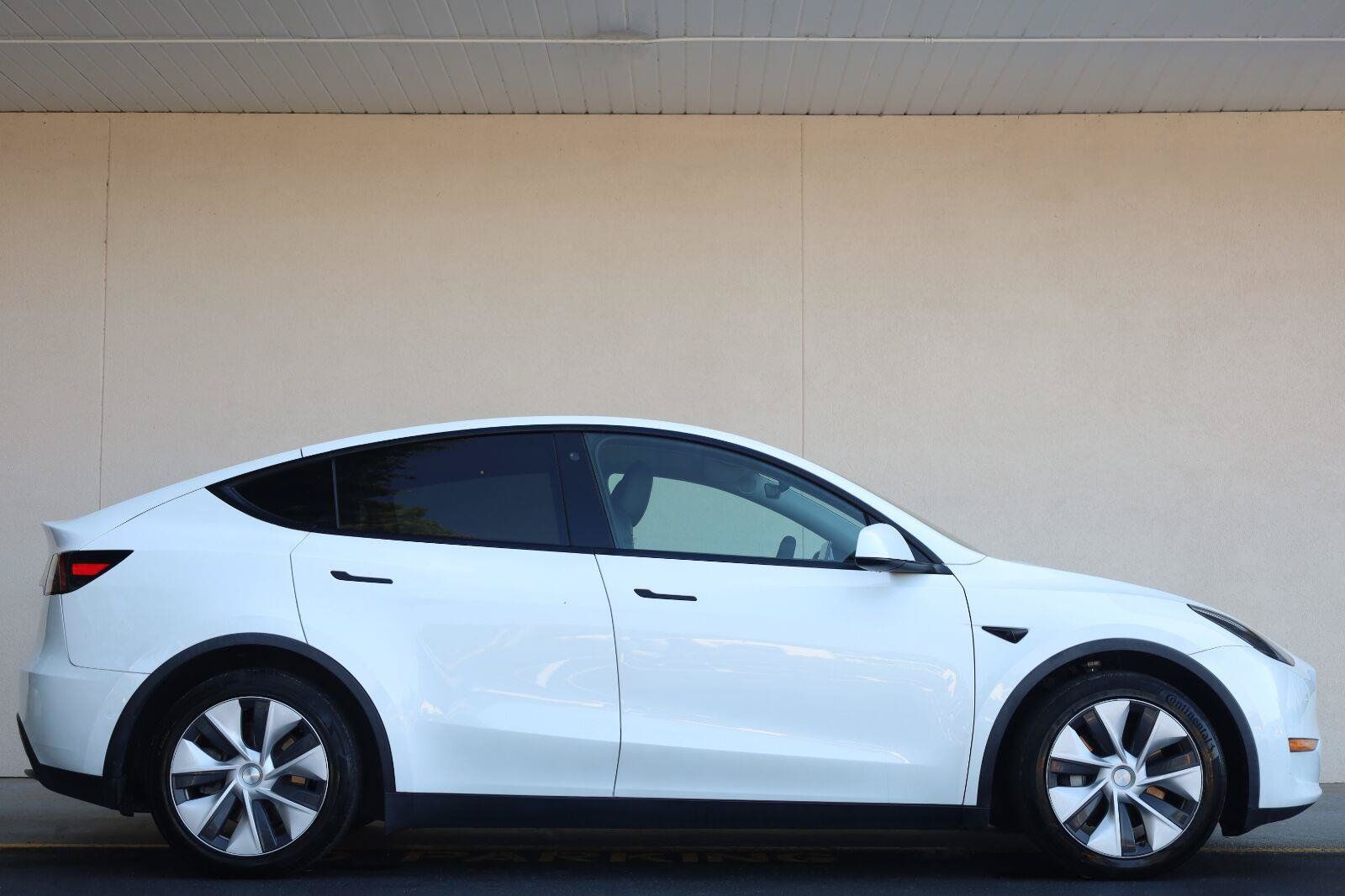 Used 2021 Tesla Model Y Long Range AWD/4WD image 2
