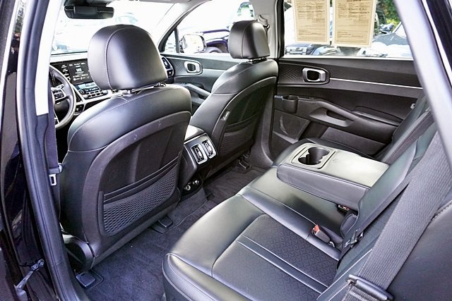 Used 2021 Kia Sorento S FWD image 28