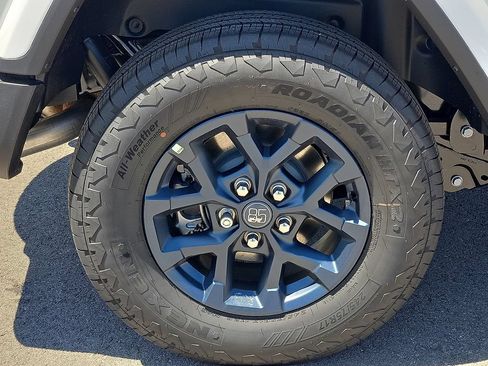 Used 2026 Jeep Wrangler Unlimited Sport AWD/4WD image 7