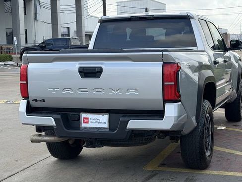 Certified 2024 Toyota Tacoma TRD Off-Road image 7