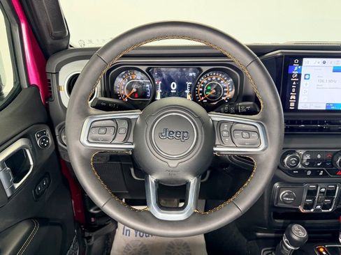 Used 2024 Jeep Wrangler Unlimited Sahara w/ Technology Group AWD/4WD image 15