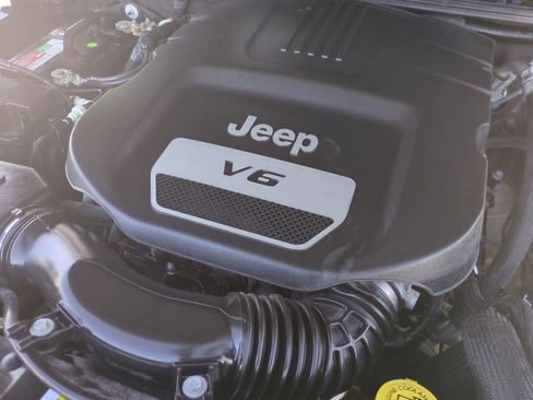 Used 2017 Jeep Wrangler Unlimited Sport image 19