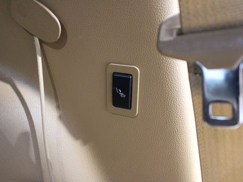 Used 2017 Cadillac Escalade Platinum image 23