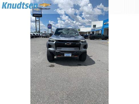 Used 2024 Chevrolet Colorado ZR2 w/ Technology Package AWD/4WD image 2