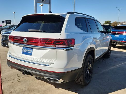 New 2026 Volkswagen Atlas SE image 7
