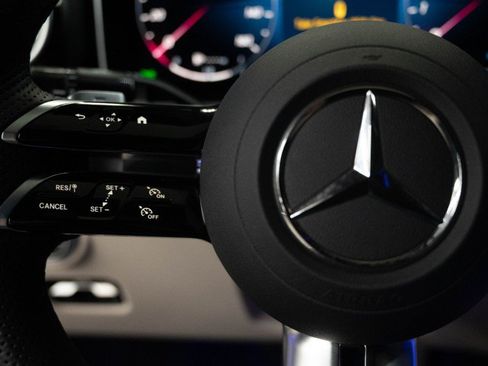 Certified 2026 Mercedes-Benz CLE 450 4MATIC Cabriolet image 23