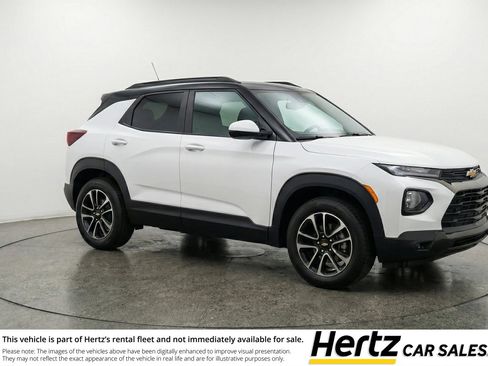 Used 2025 Chevrolet TrailBlazer LT FWD image 1