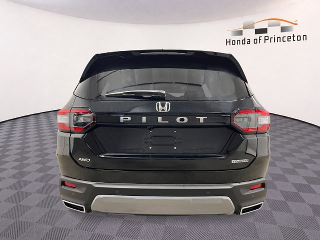 New 2026 Honda Pilot Touring image 4