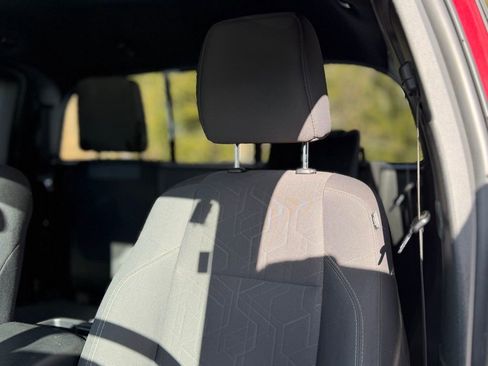 Used 2017 Toyota Tacoma TRD Off-Road w/ Tow Package image 5