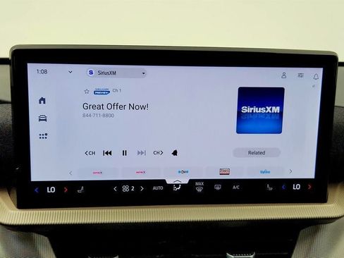 Used 2025 Ford Explorer Active AWD/4WD image 18