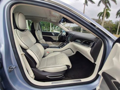 Used 2019 Lincoln Continental Black Label image 37