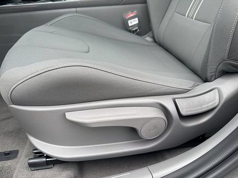 Used 2025 Hyundai Elantra Sport FWD image 39