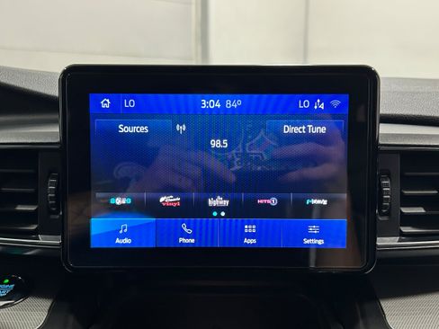 Used 2020 Ford Explorer XLT w/ Equipment Group 202A AWD/4WD image 5