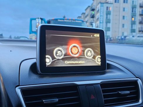 Used 2016 MAZDA MAZDA3 i Touring w/ Popular Equipment Package image 20