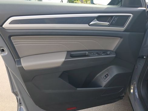 Used 2023 Volkswagen Atlas Cross Sport SEL image 18