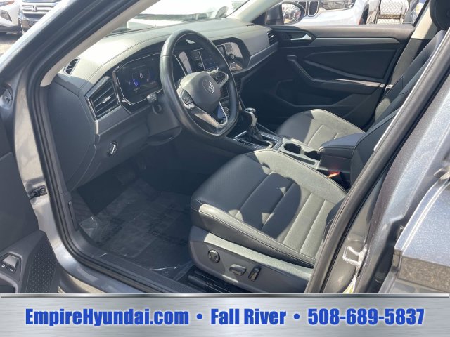 Used 2024 Volkswagen Jetta SE FWD image 18