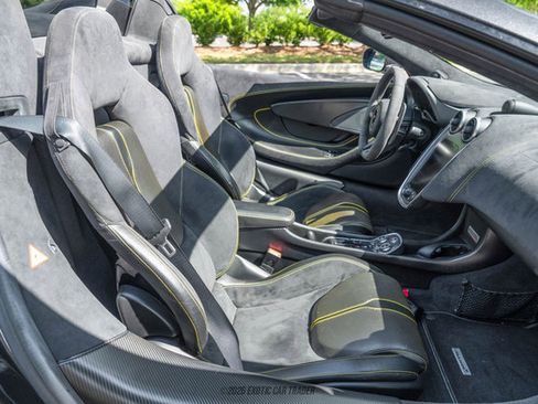 Used 2018 McLaren 570S Spider image 37