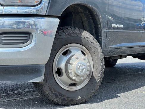 Used 2022 RAM 3500 Big Horn AWD/4WD image 2